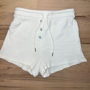 NWOT. Princess Polly White Shorts
